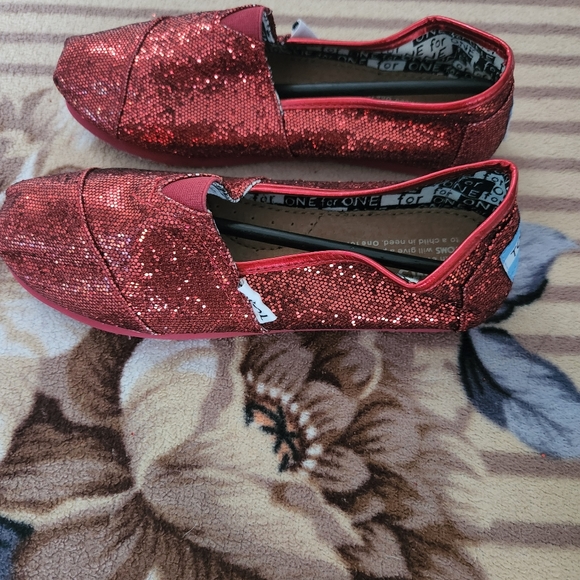 Red glitter tims slip on and/or velcro - Picture 12 of 12